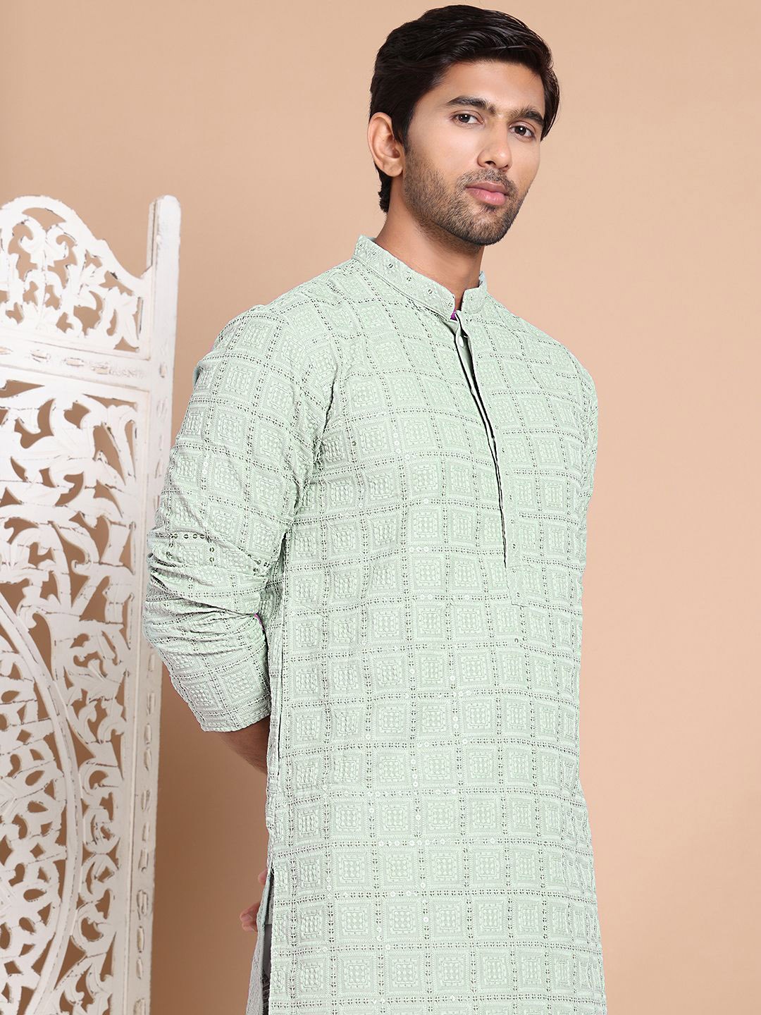 

Jompers Men Embroidered Regular Sequinned Kurta with Pyjamas, Green