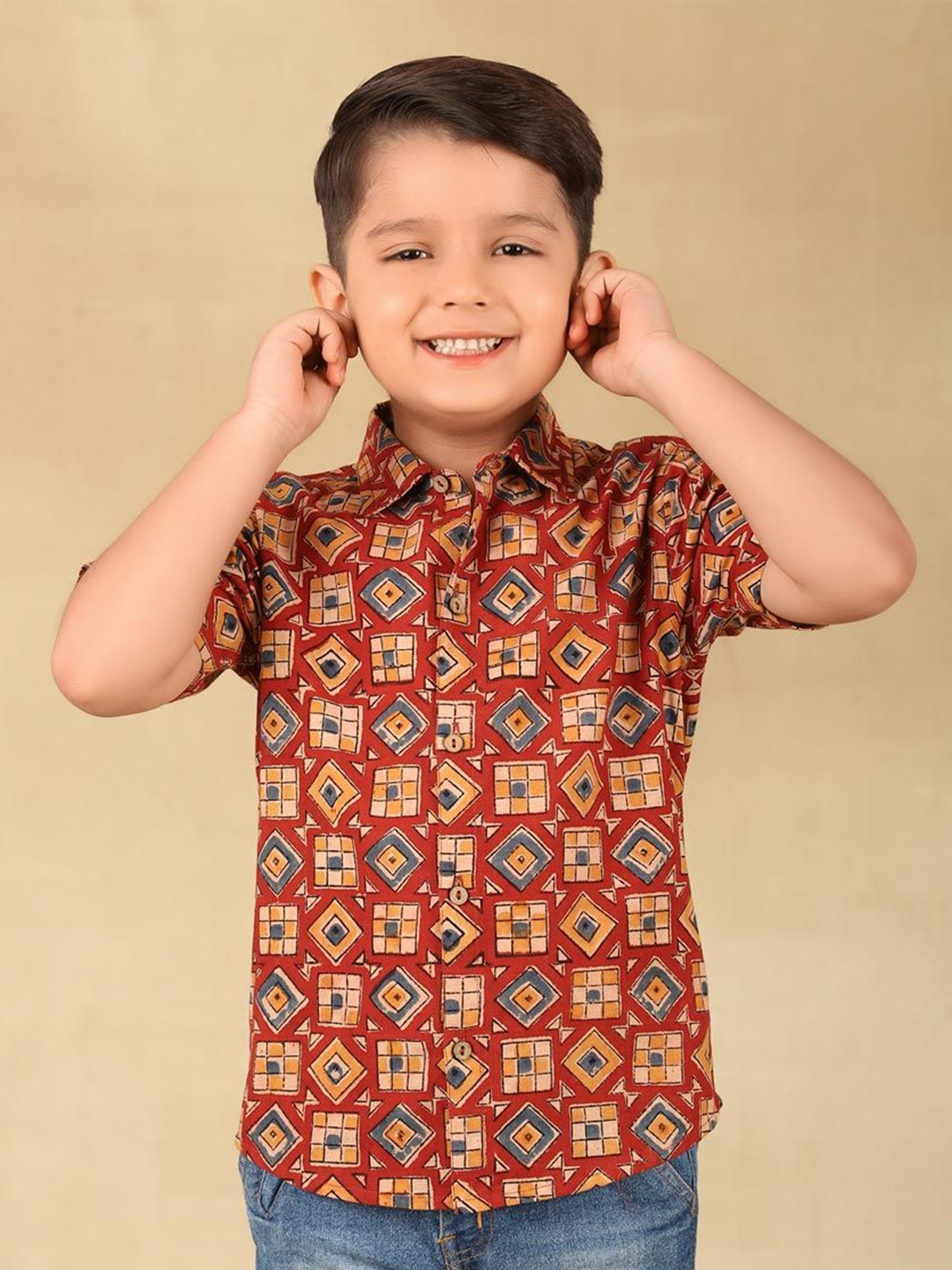 

Fabindia Boys Spread Collar Geometric Printed Cotton Casual Shirt, Red