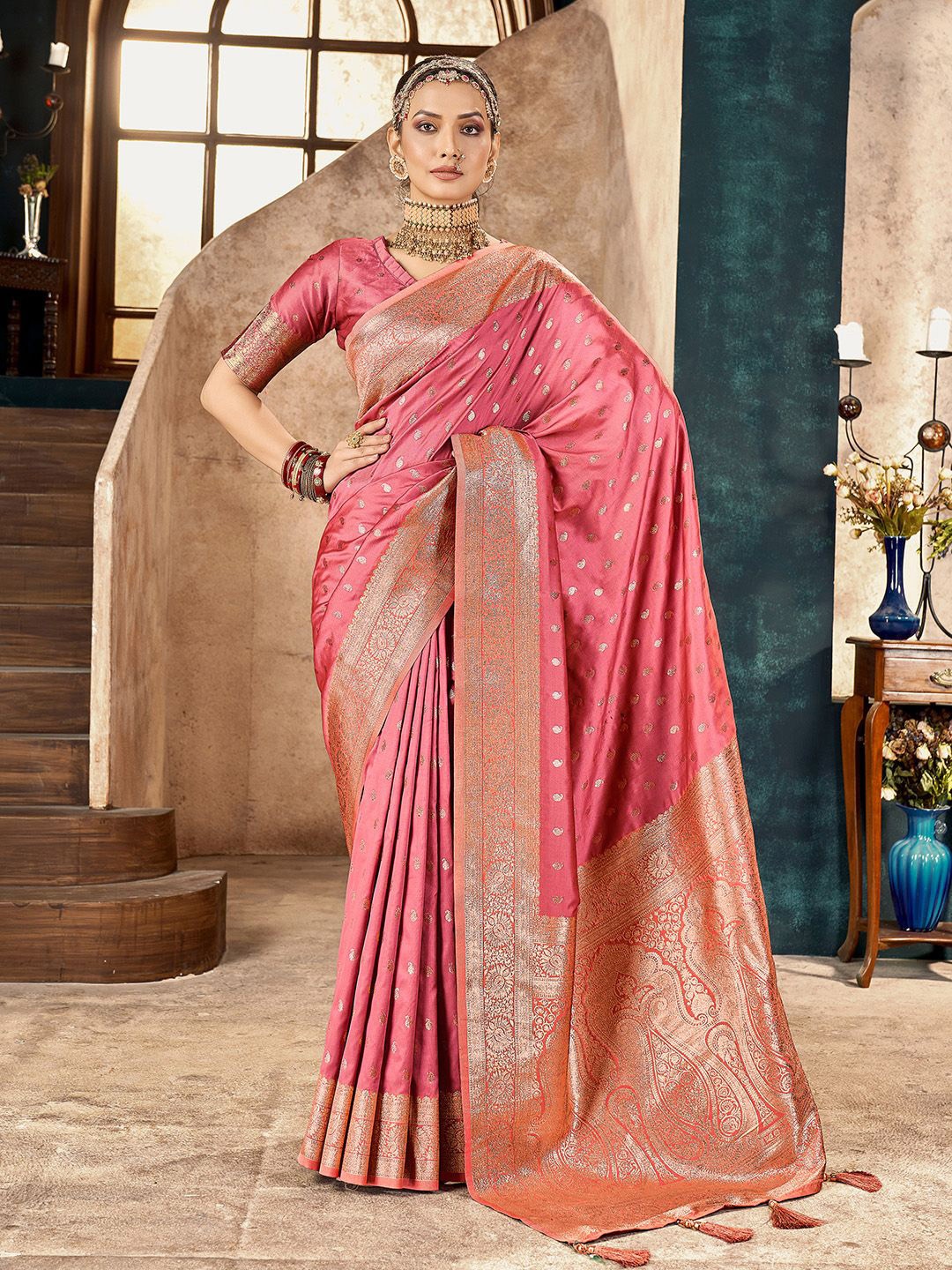 

Mehrang Woven Design Ethnic Motifs Zari Banarasi Saree, Peach