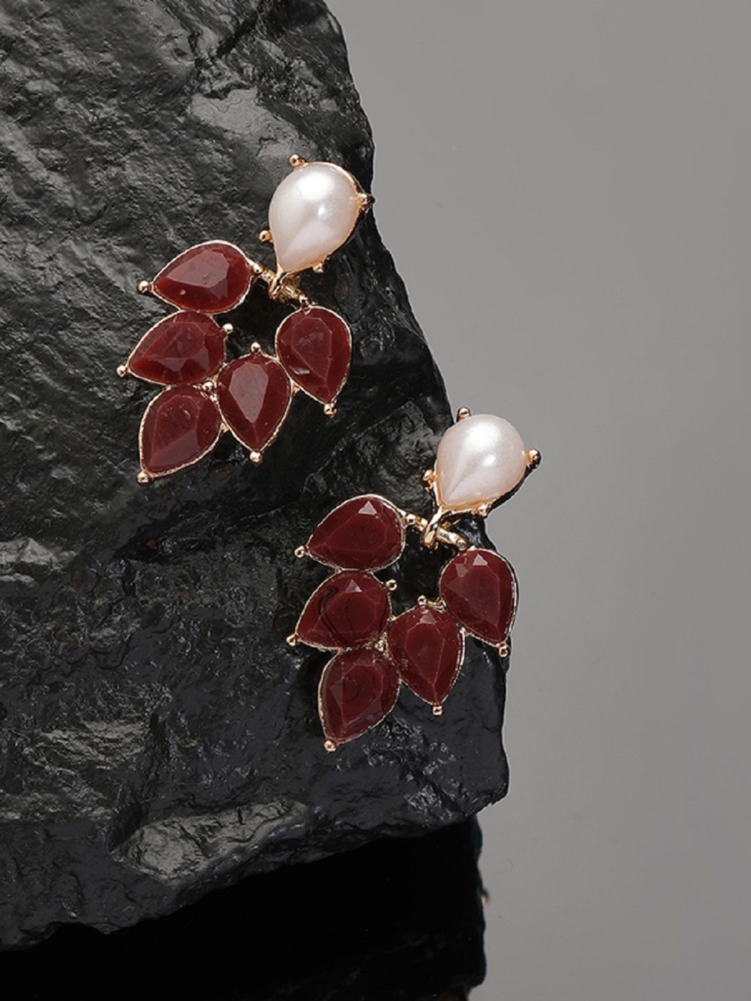 

Kalakrith Milano Leaf Shaped Drop Earrings, Red