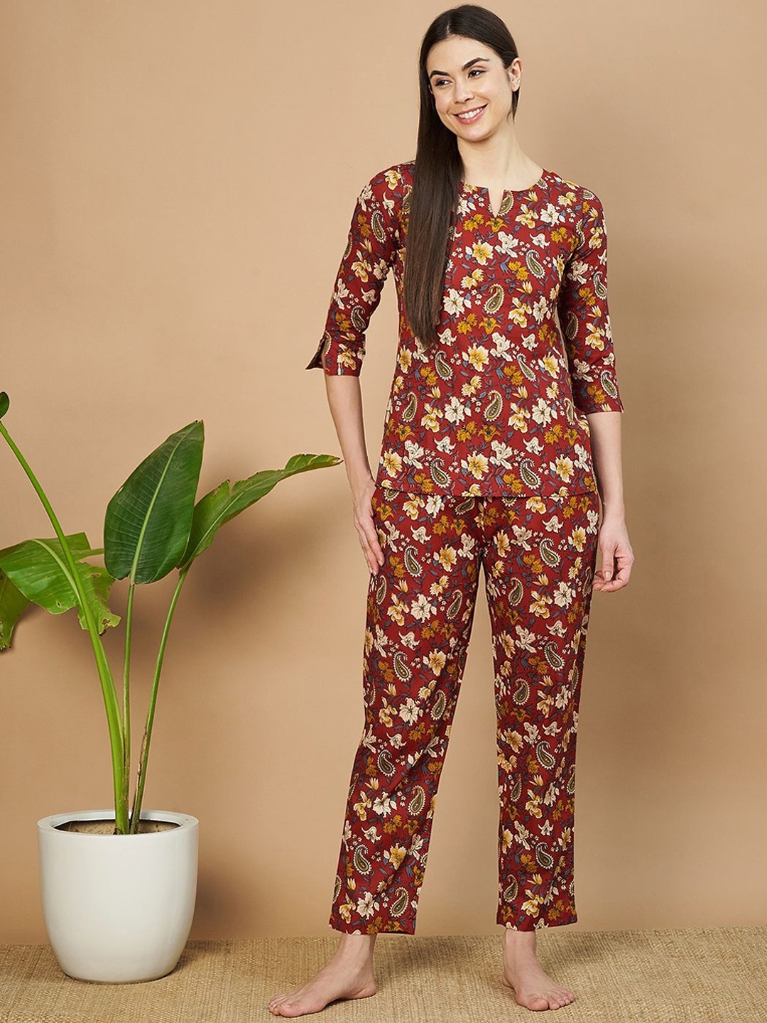 

ETC Women Floral Printed Pure Cotton Night suit, Maroon