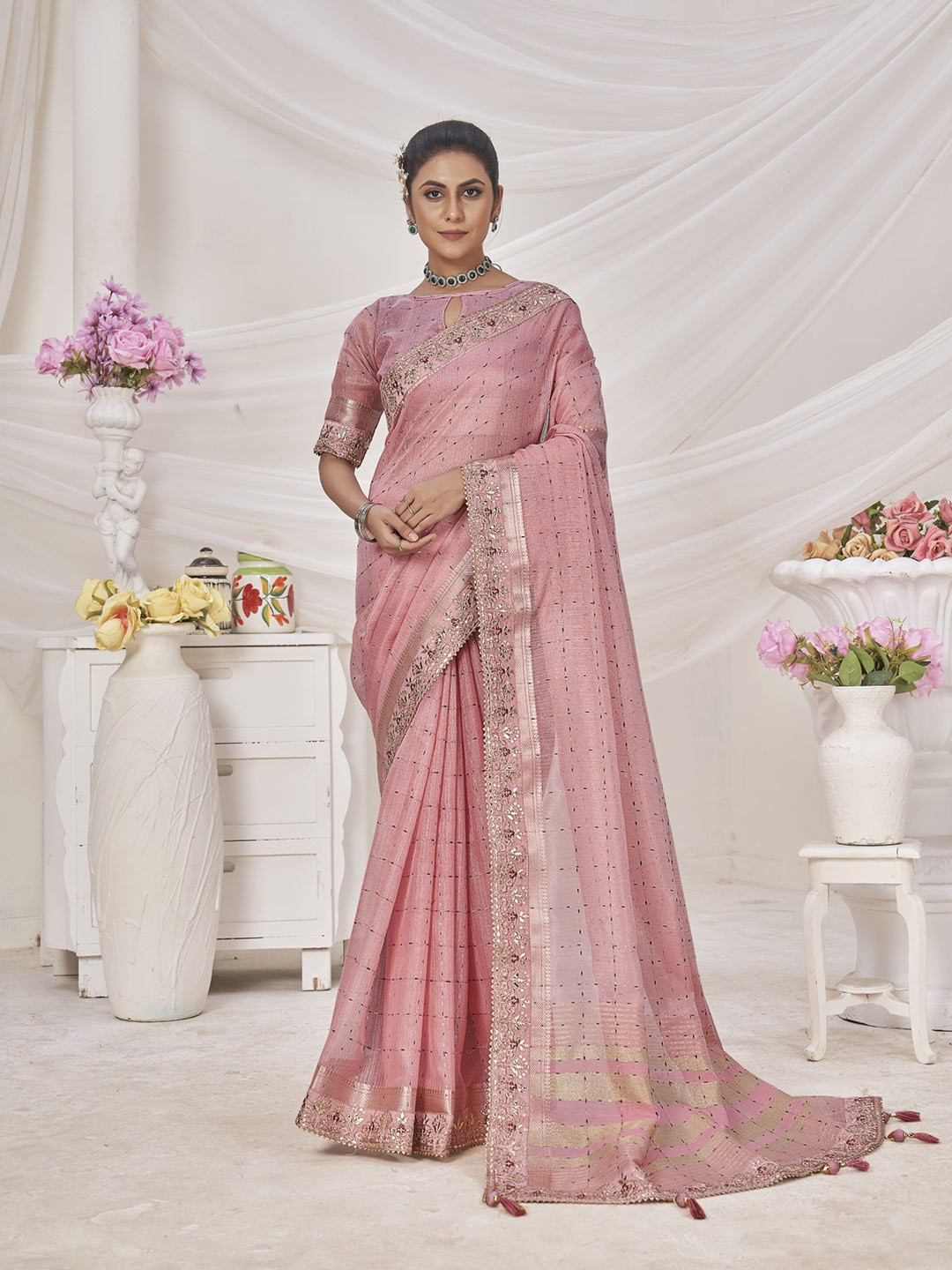 

Mitera Checked Embroidered Banarasi Saree, Pink