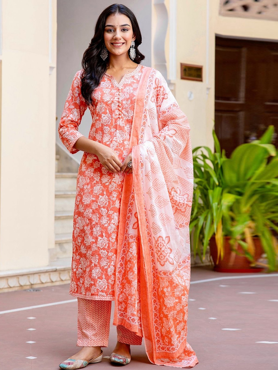 

Kohsh Women Floral Printed Regular Pure Cotton Kurta with Trousers & With Dupatta, Peach