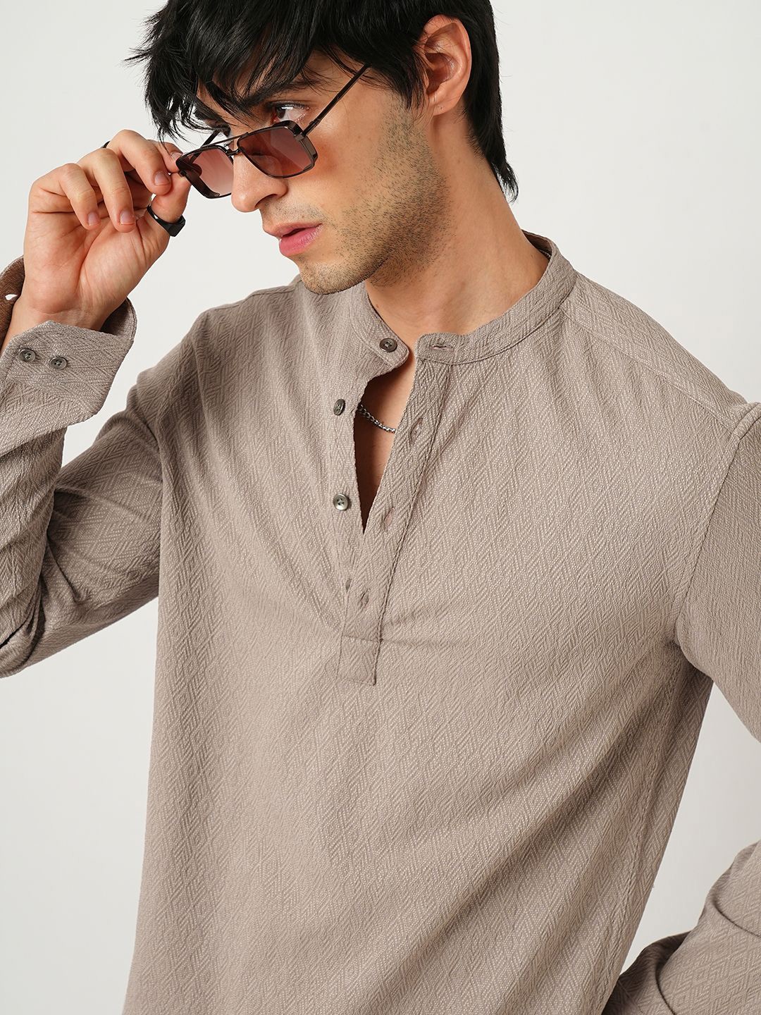 

VASTRADO Men Checked Mirror Work Jacquard Kurta, Brown