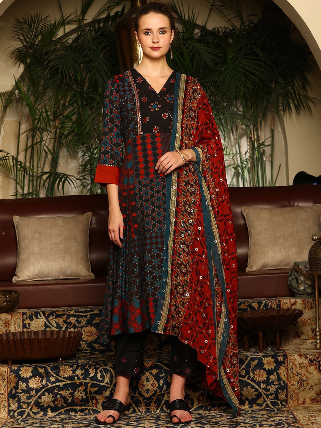 

W Women Printed Regular Kurta with Trousers & With Dupatta, Black
