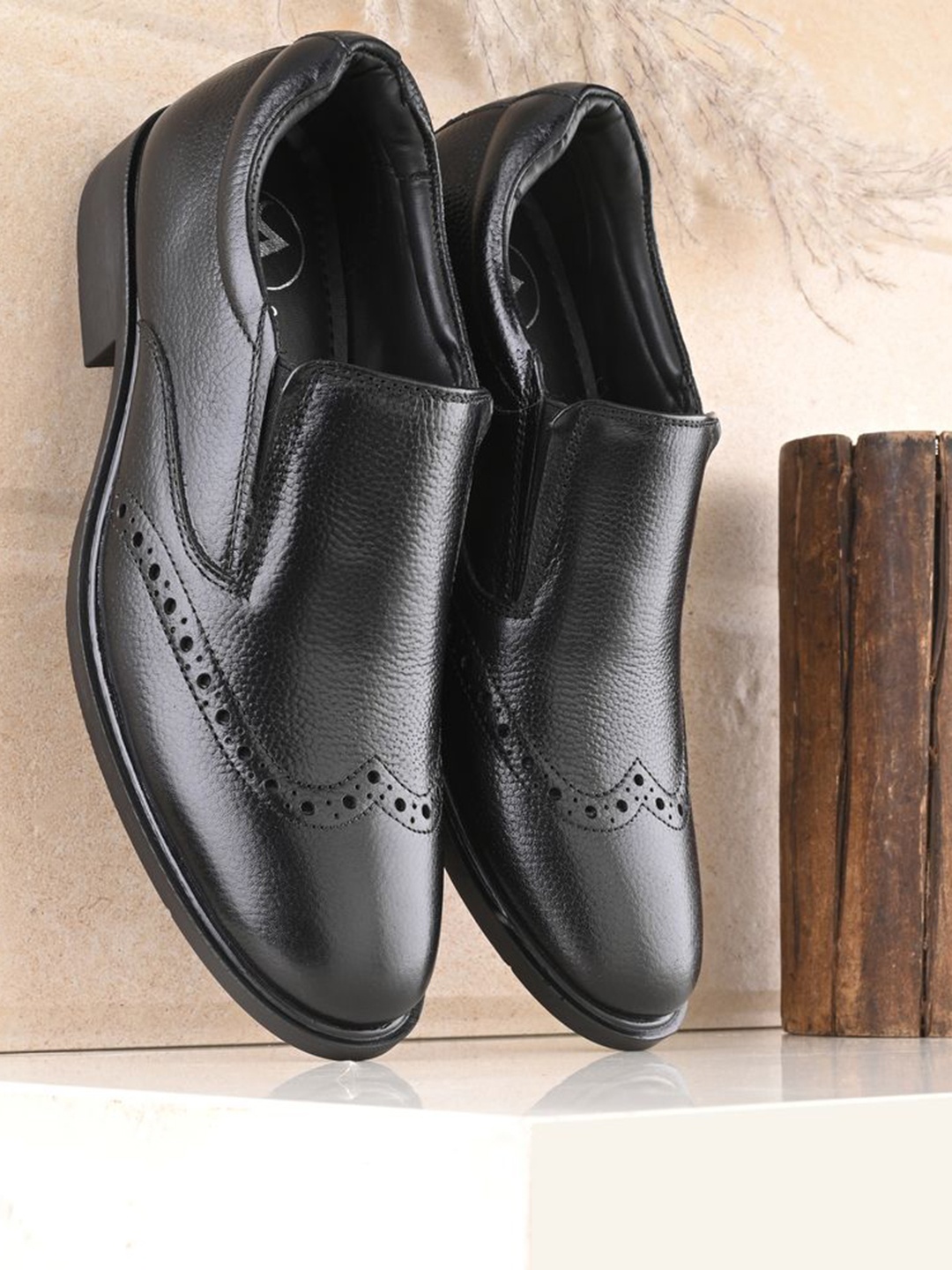 

Auserio Men Leather Formal Slip-On Shoes, Black