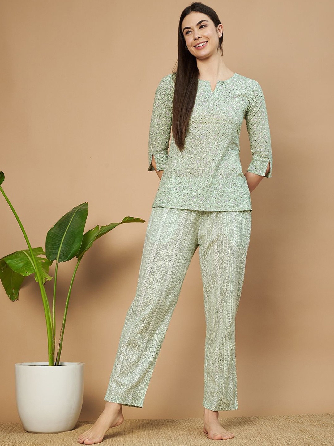 

ETC Women Printed Pure Cotton Night suit, Green