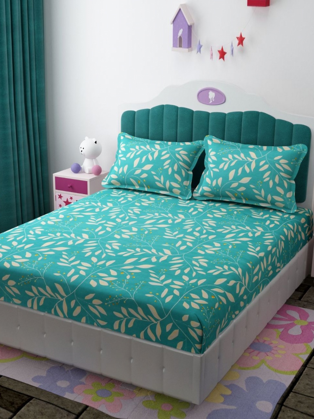 

Florida Teal & White Floral 180 TC Queen Bedsheet with 2 Pillow Covers