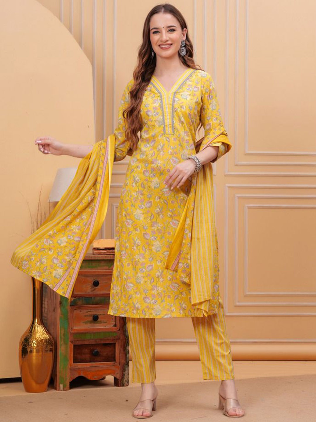 

JVSP FASHION Women Floral Printed Regular Pure Cotton Kurta with Trousers & With Dupatta, Yellow