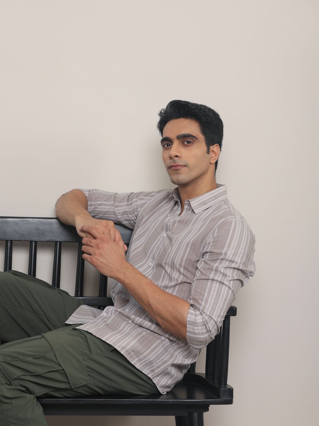 

SUBTRACT Men Spread Collar Vertical Striped Cotton Casual Shirt, Grey