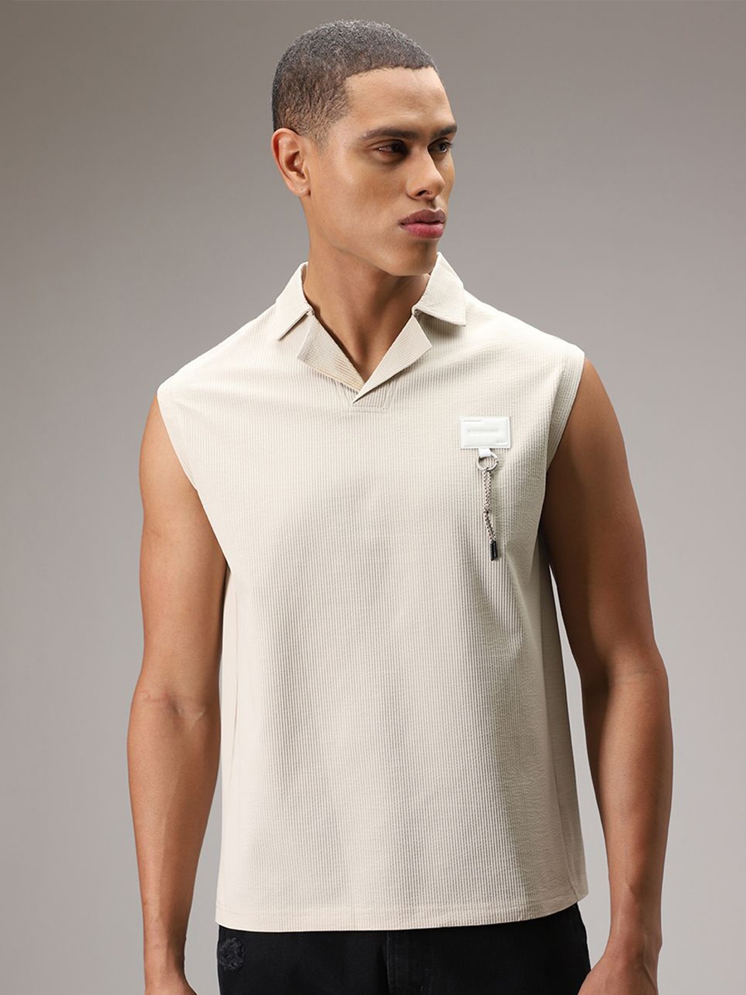 

Banana Club Men Striped T-shirt, Beige