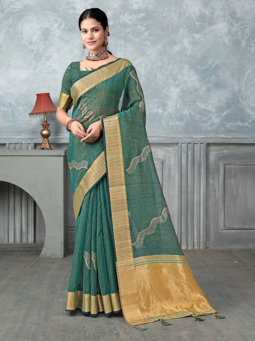 

VIRICA Woven Design Tissue Saree, Green