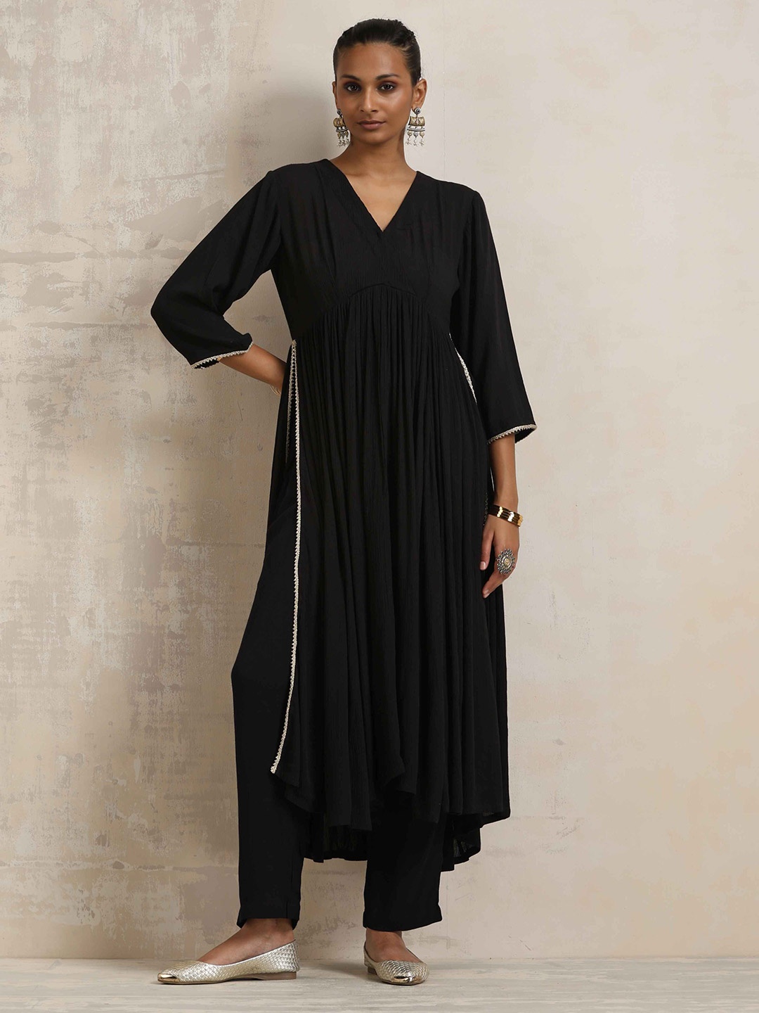 

trueBrowns V Neck Empire Gotta Patti A Line Kurta with Trousers, Black