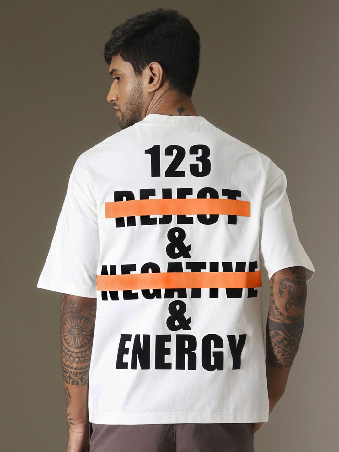 

Banana Club Men Typography Printed T-shirt, White