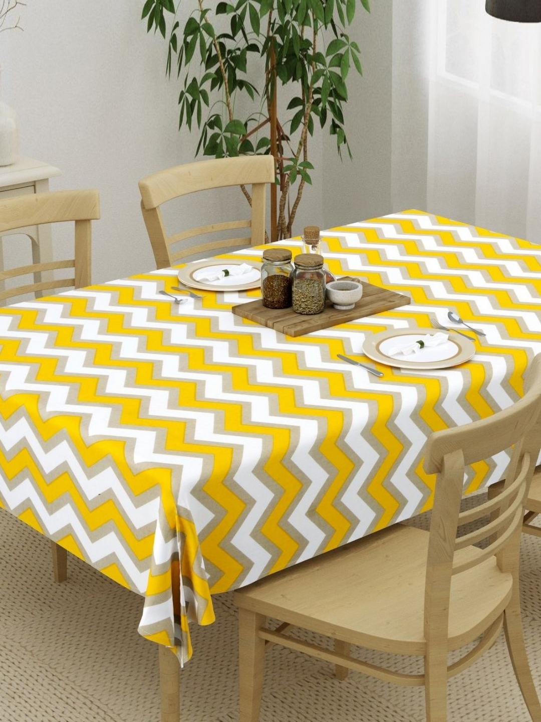 

HOMEMONDE Yellow Geometric Printed Cotton Round 4-Seater Table Cover