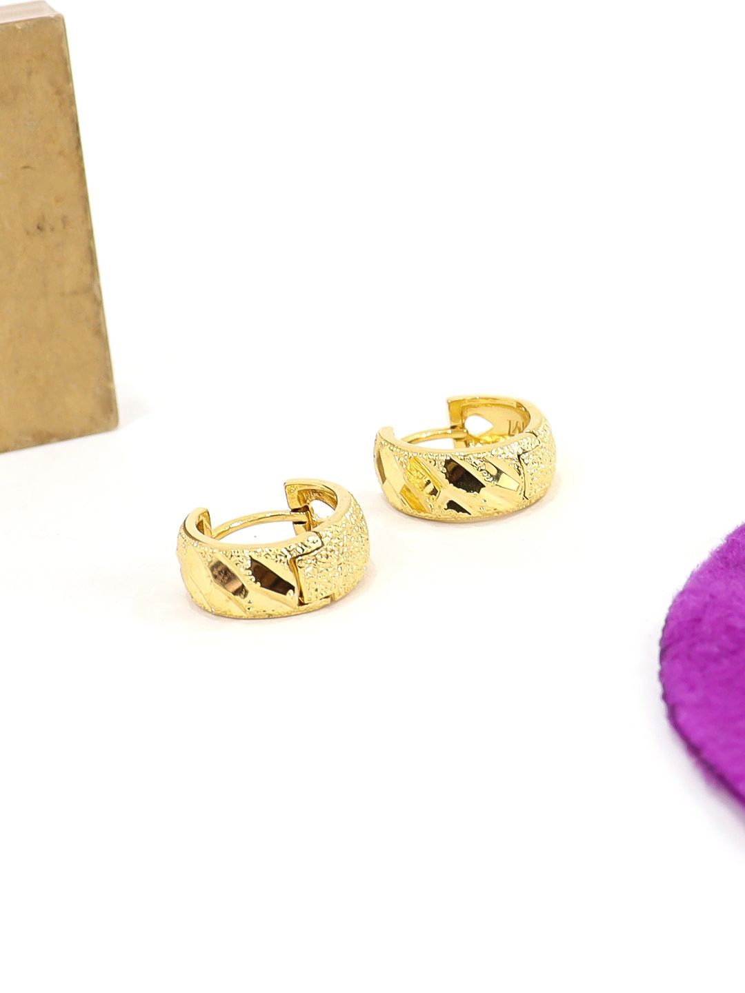 

FIMBUL Gold Plated Stainless Steel Hoop Earrings