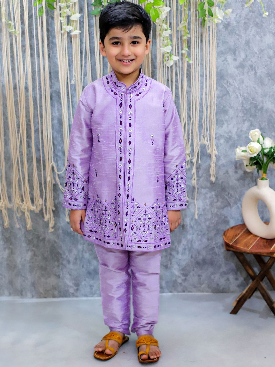 

BownBee Boys Mandarin Collar Embroidered Sherwani Set, Purple