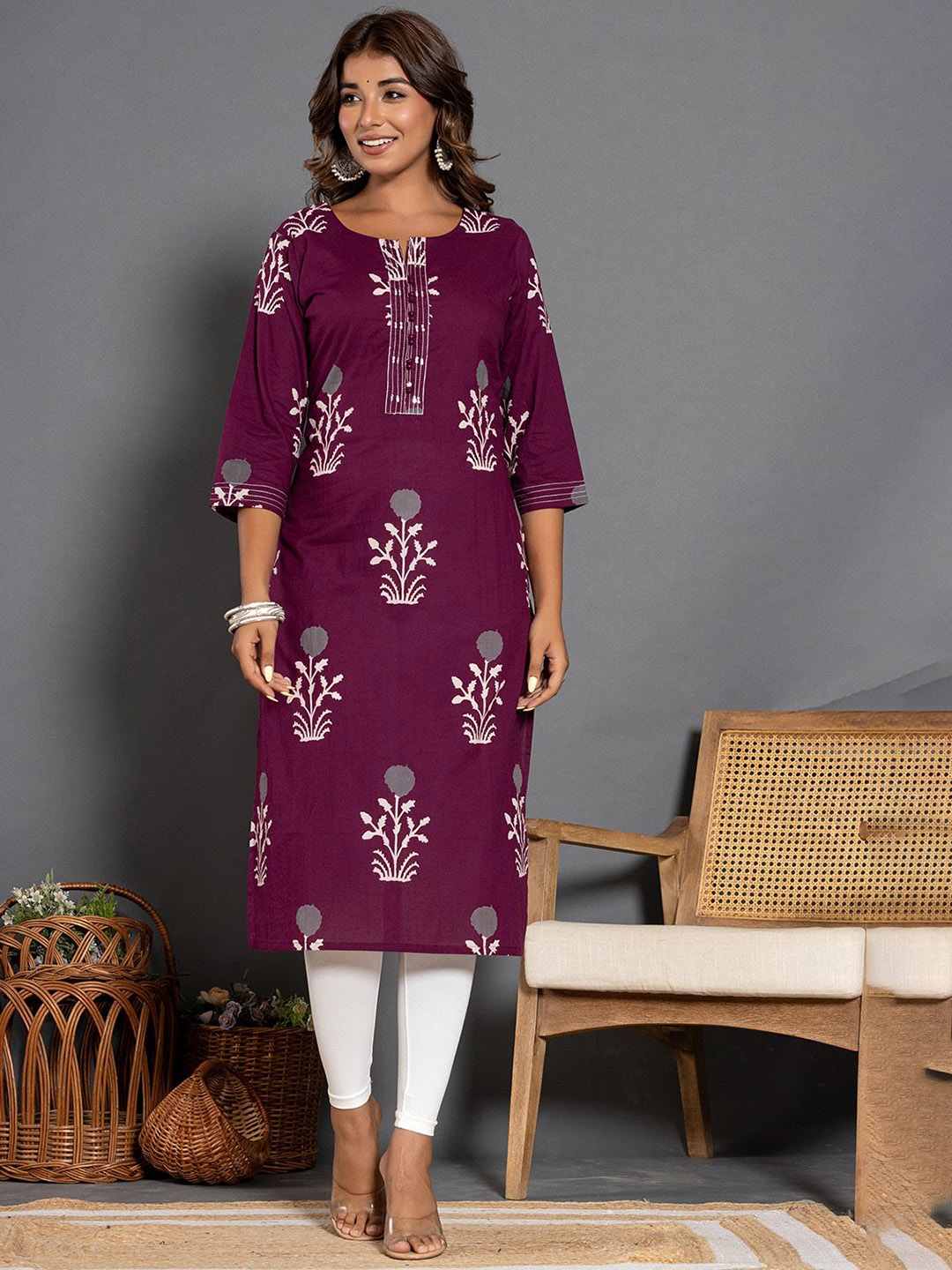 

Benaaz Women Ethnic Motifs Printed Thread Work Kurta, Na