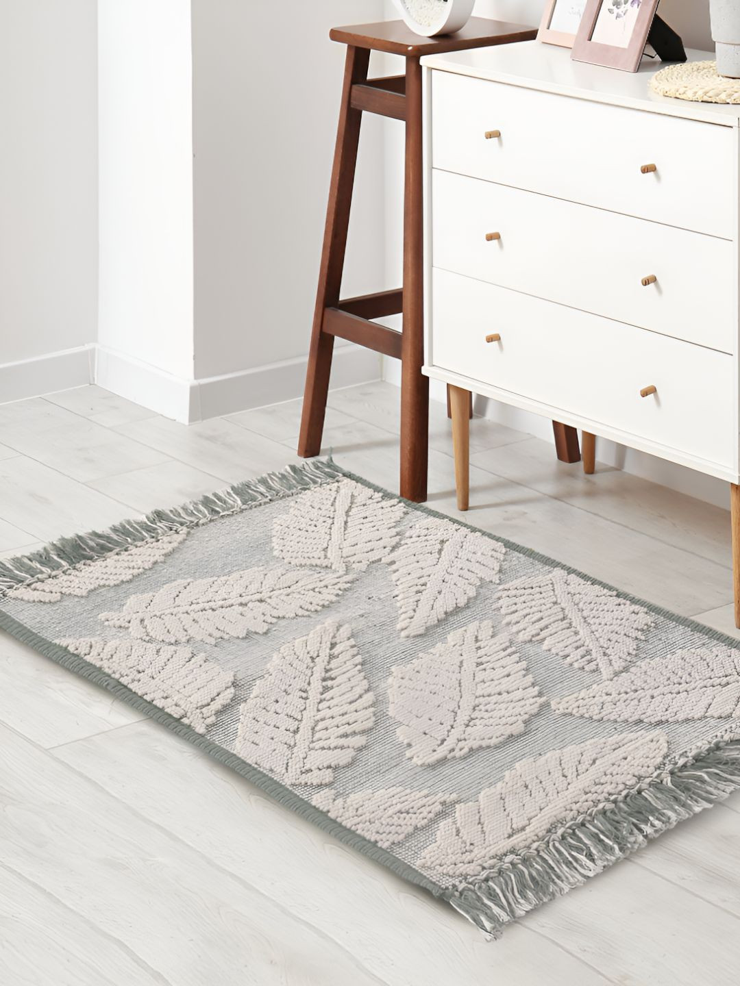

SASHAA WORLD Green & Beige Cotton Rectangular Floor Mat