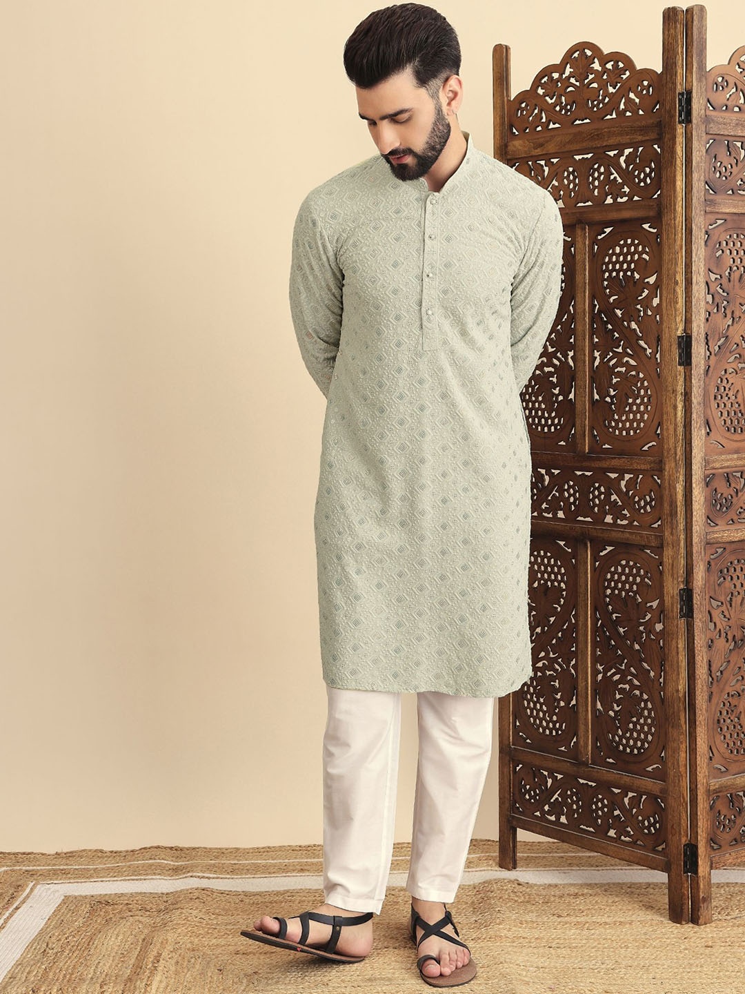 

House of Pataudi Floral Embroidered Mandarin Collar Straight Kurta, Green