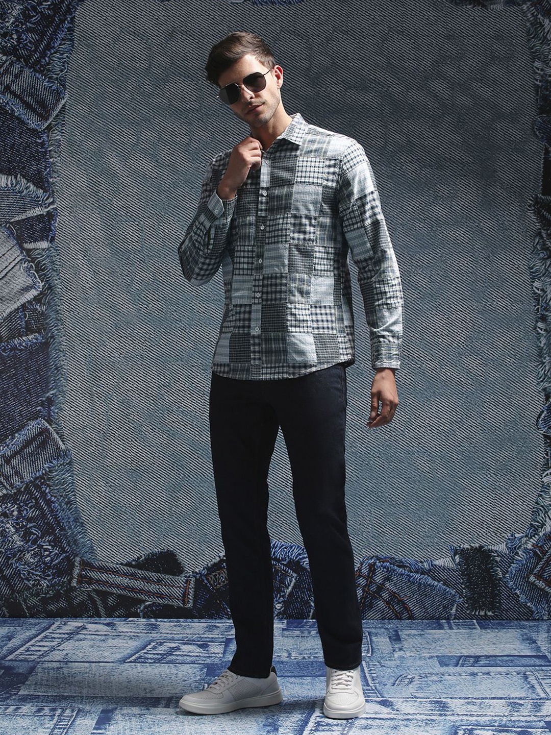 

Henceforth Men Spread Collar Checked Cotton Casual Shirt, Grey