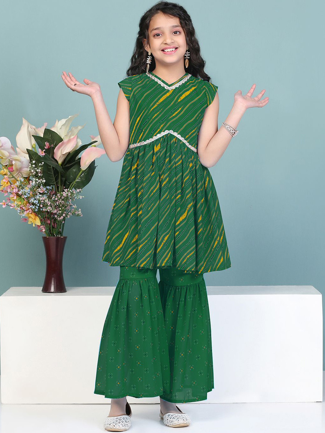 

FASHION DREAM Girls Leheriya Printed Georgette Regular A-Line Kurta with Sharara, Green