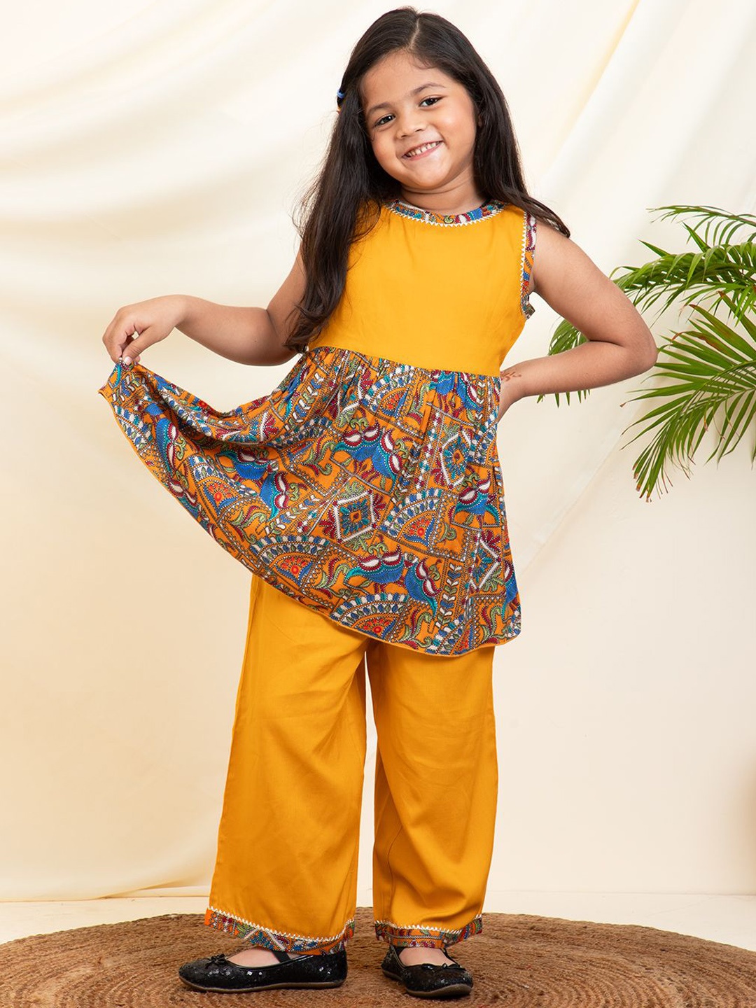 

Bugandbees Abstract Printed Clothing Set, Yellow