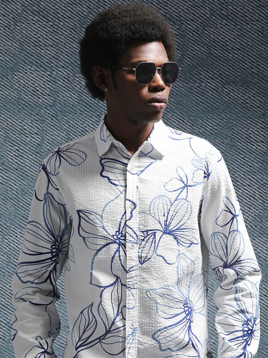 

Henceforth Men Spread Collar Floral Printed Cotton Casual Shirt, White
