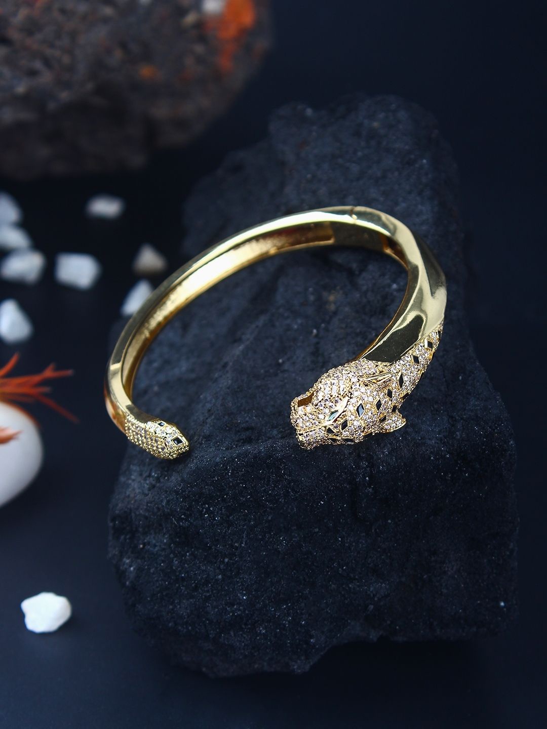 

KPOP Gold-Plated Cubic Zirconia Studded Bangle-Style Bracelet