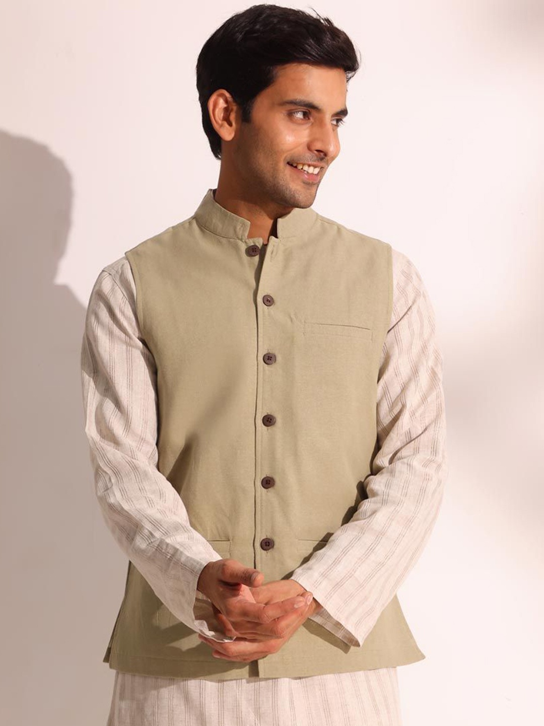 

Fabindia Men Pure Cotton Comfort Fit Nehru Jackets, Green