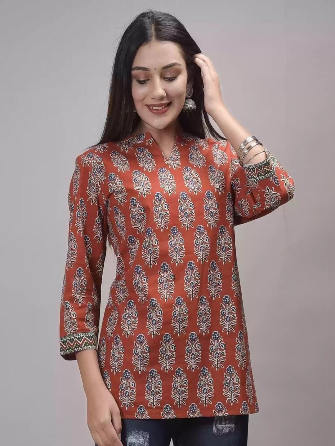 

MATTLOOK Women V-Neck Floral Printed Ethnic Top, Maroon