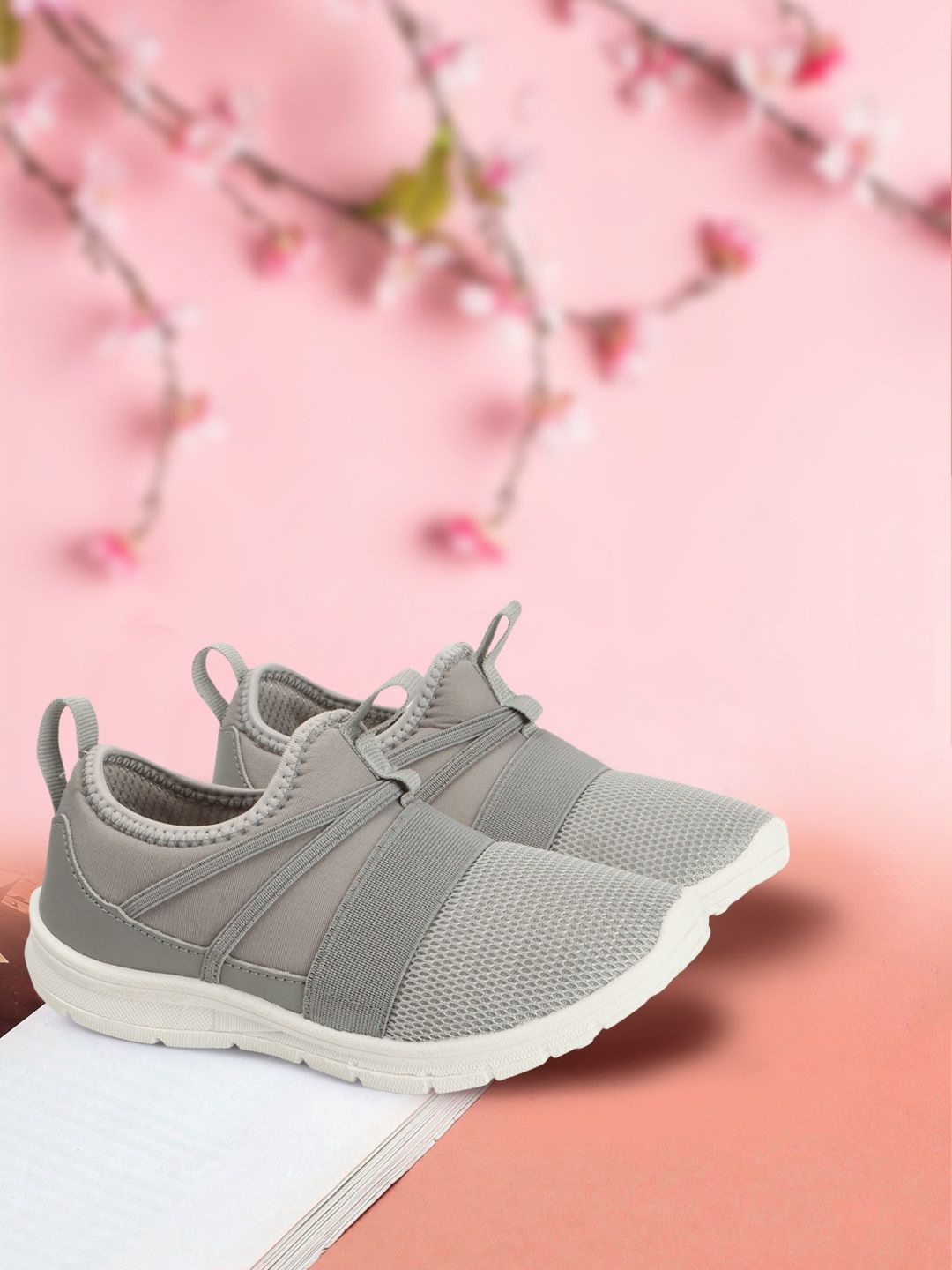 

YK Boys Solid Slip-On Sneakers, Grey