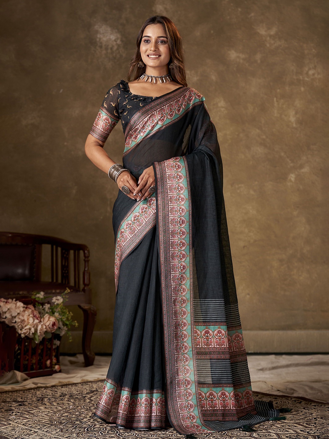 

KAYOMMI Pure Linen Bhagalpuri Saree, Black