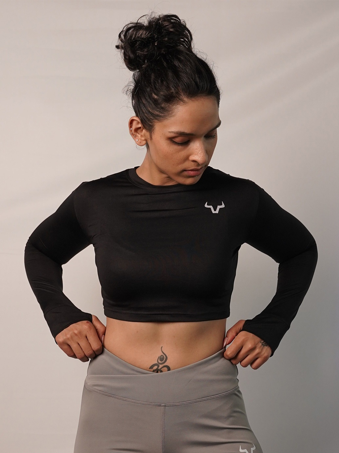 

GYMYAK Women Solid Round Neck Polycotton Top, Black