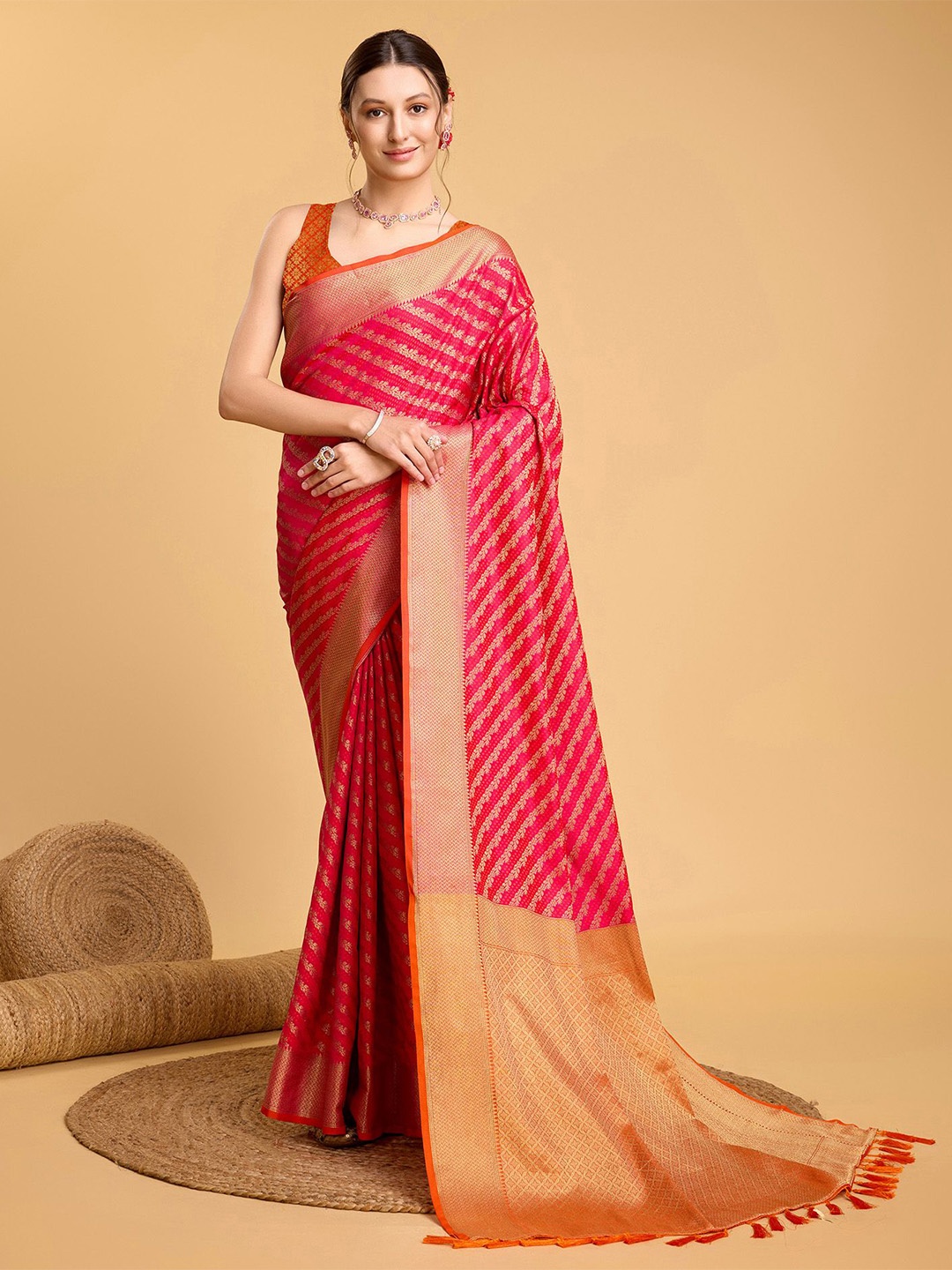 

Kriyansh Woven Design Banarasi Saree With Zari Border, Pink