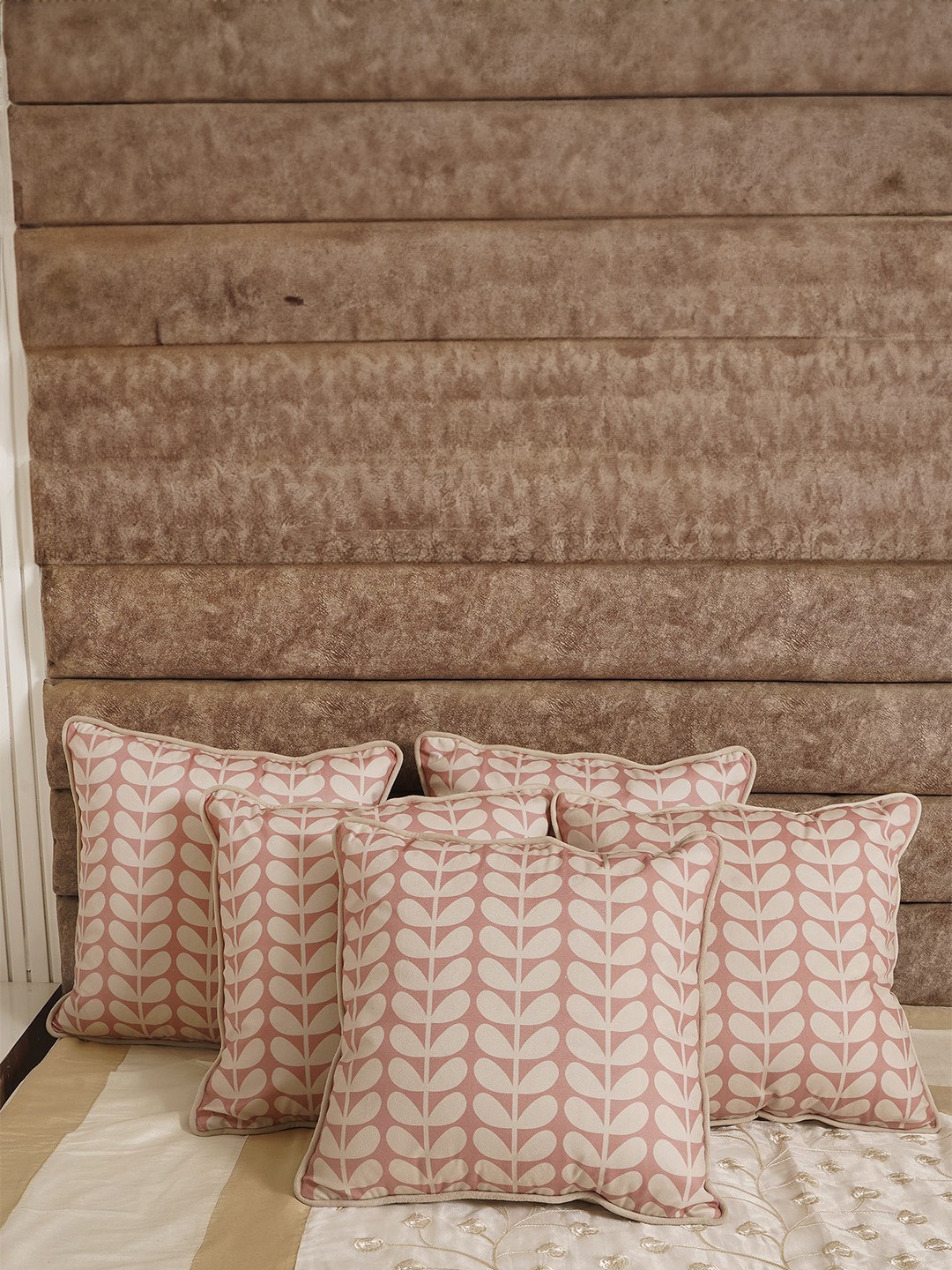 

SANSKRUTIHOMES Beige & Off White Set of 5 Floral Velvet Square Cushion Covers