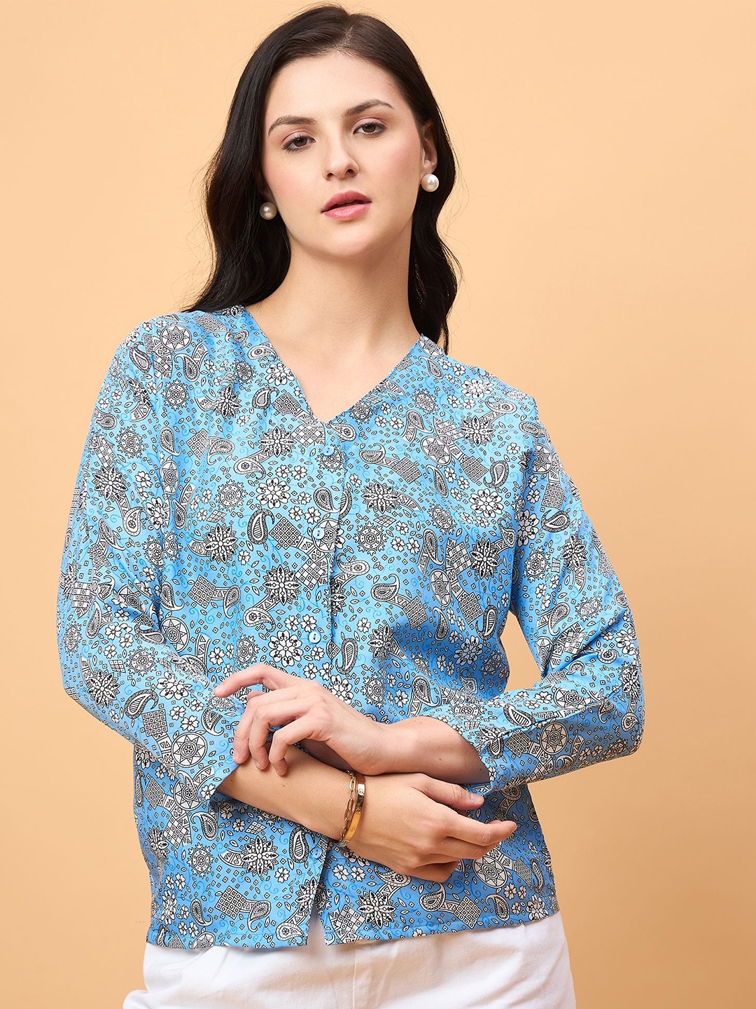 

NEESH Women Ethnic Motifs Printed V-Neck Top, Blue