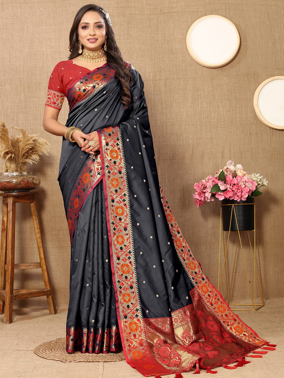 

Zeekha Woven Design Zari Pure Silk Kanjeevaram Saree, Black
