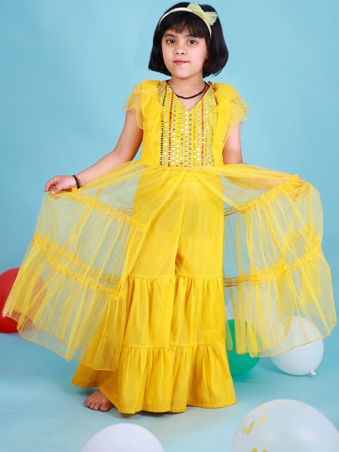 

Bugandbees Embroidered Clothing Set, Yellow