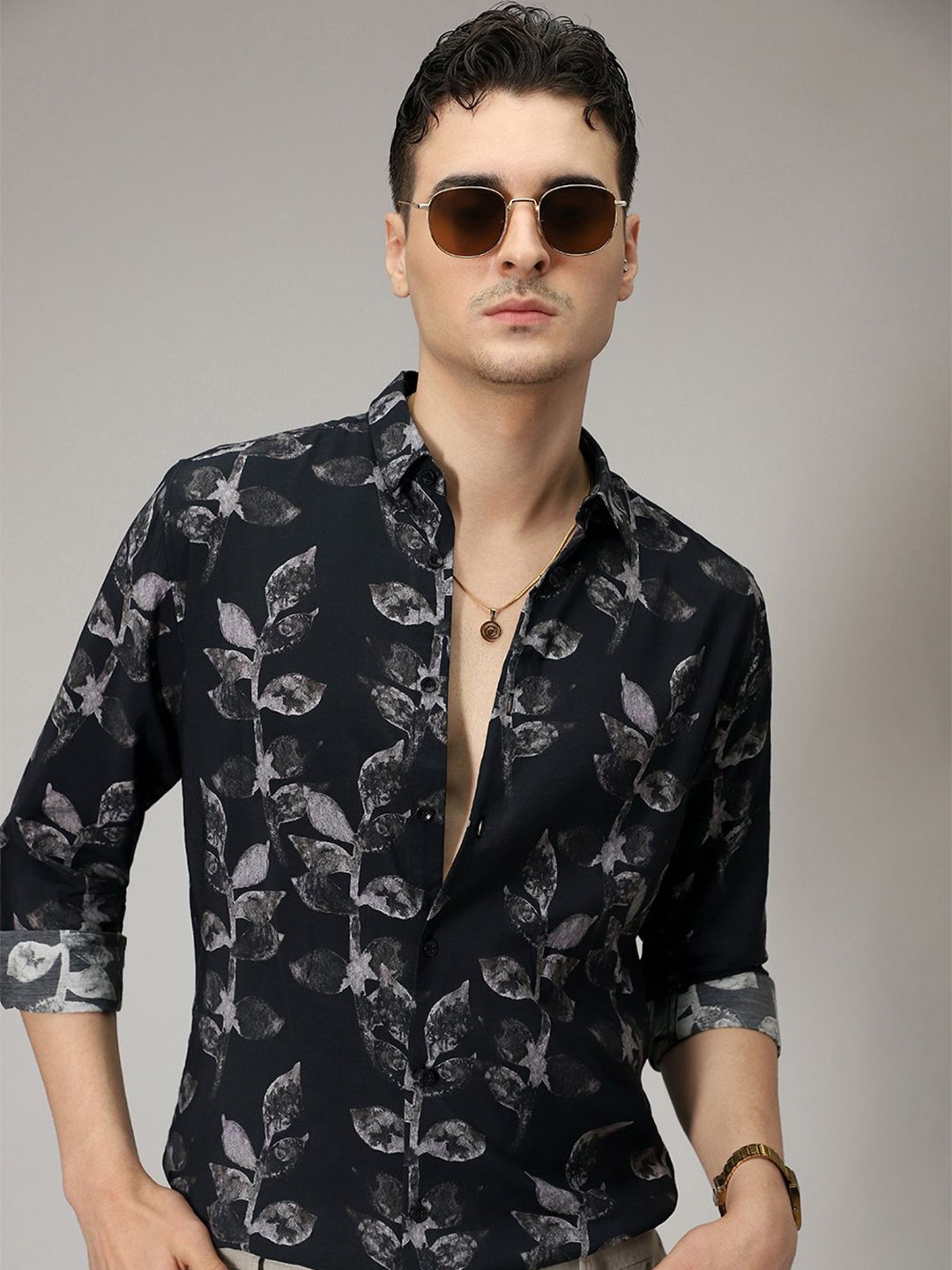 

Banana Club Men Classic Slim Fit Floral Opaque Printed Casual Shirt, Black