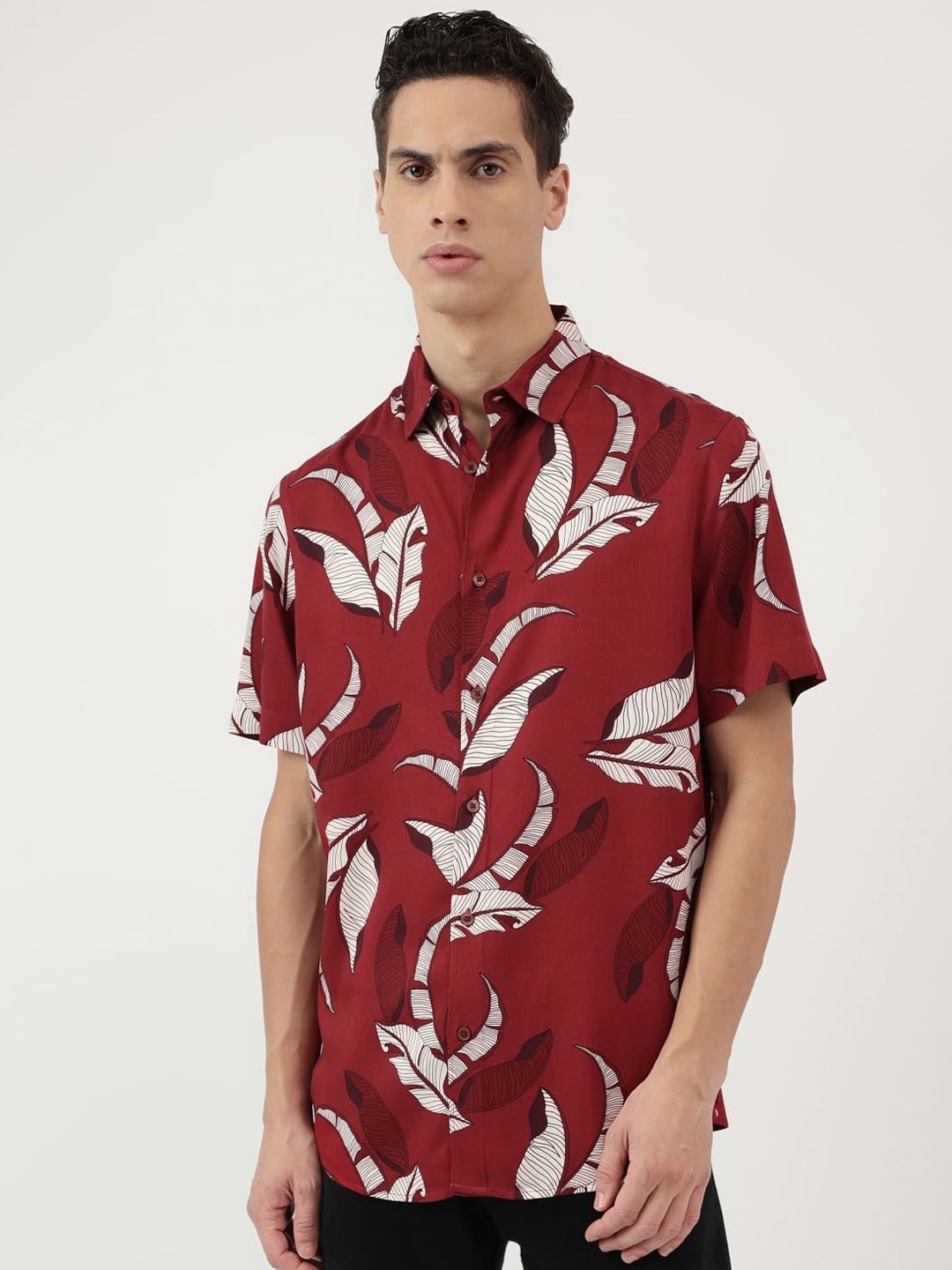 

Marks & Spencer Men Spread Collar Floral Printed Casual Shirt, Maroon