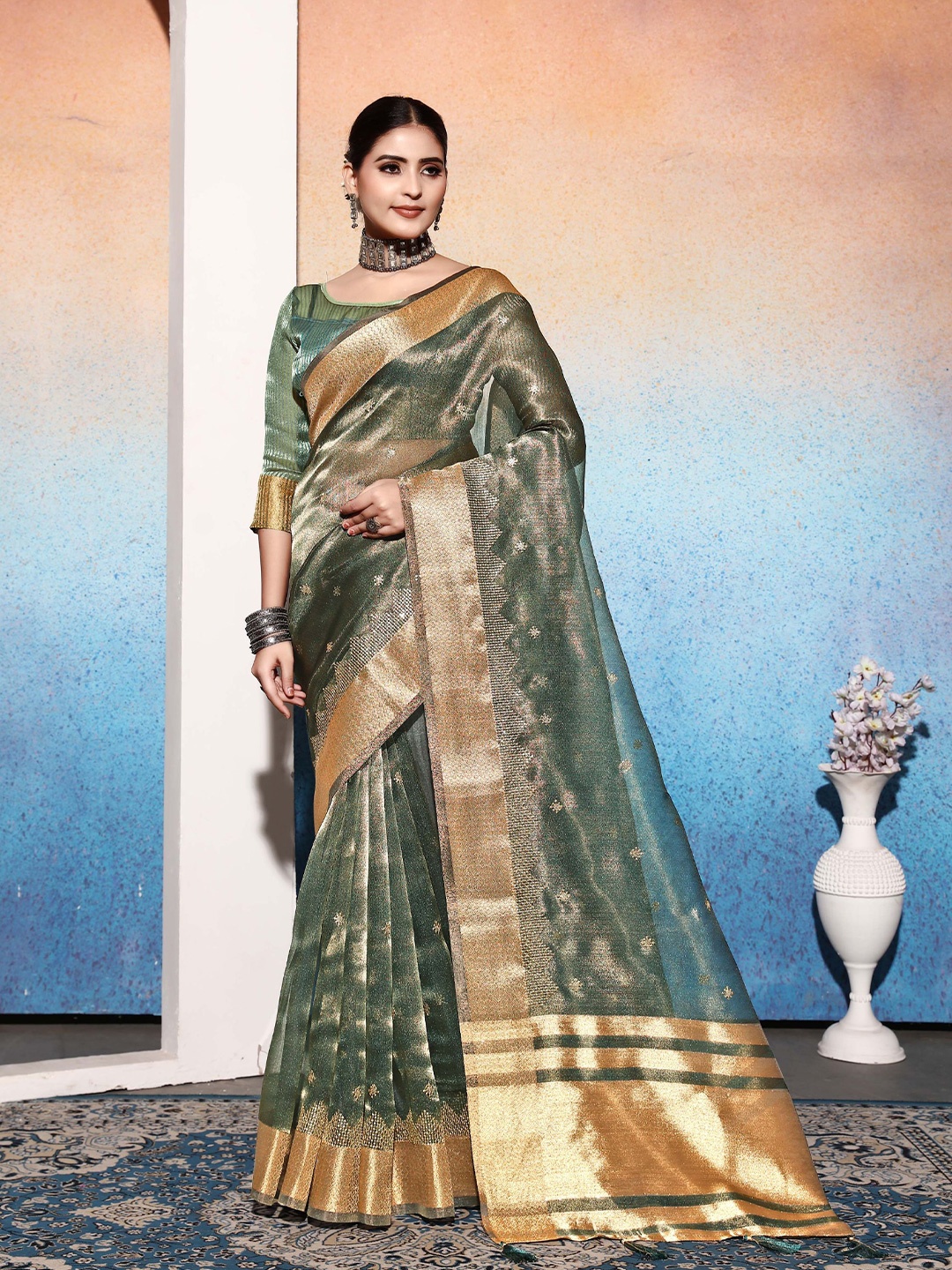 

VIRICA Embellished Woven Design Zari Tissue Saree, Green