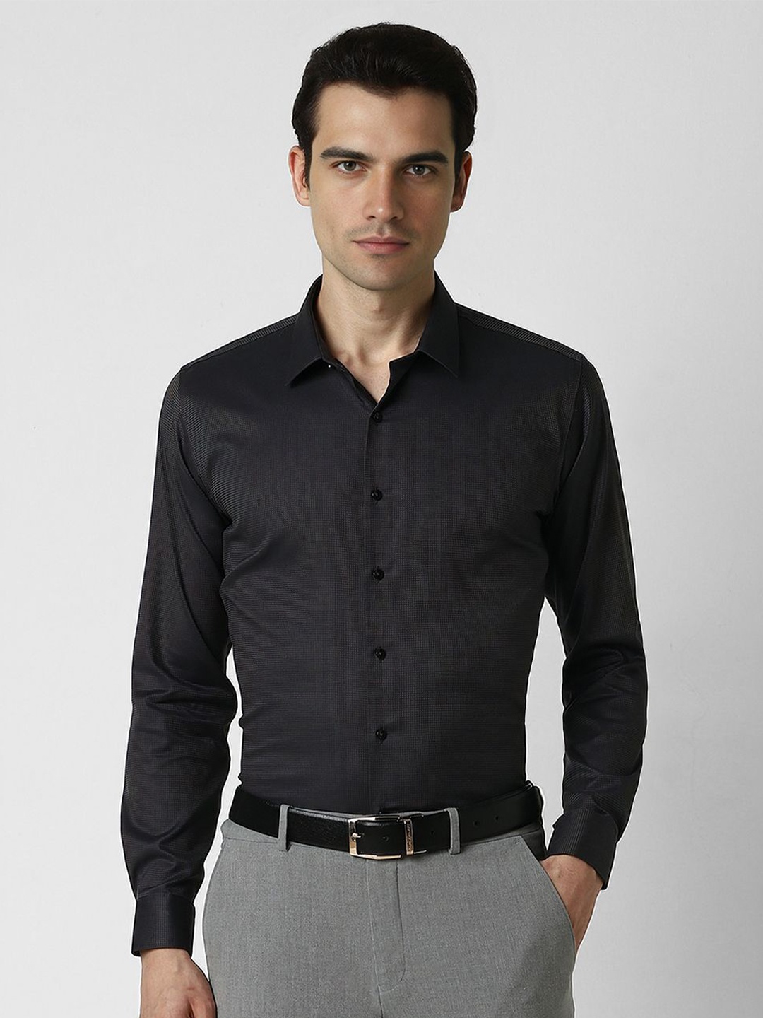 

Van Heusen Men Spread Collar Solid Cotton Slim Fit Formal Shirt, Black