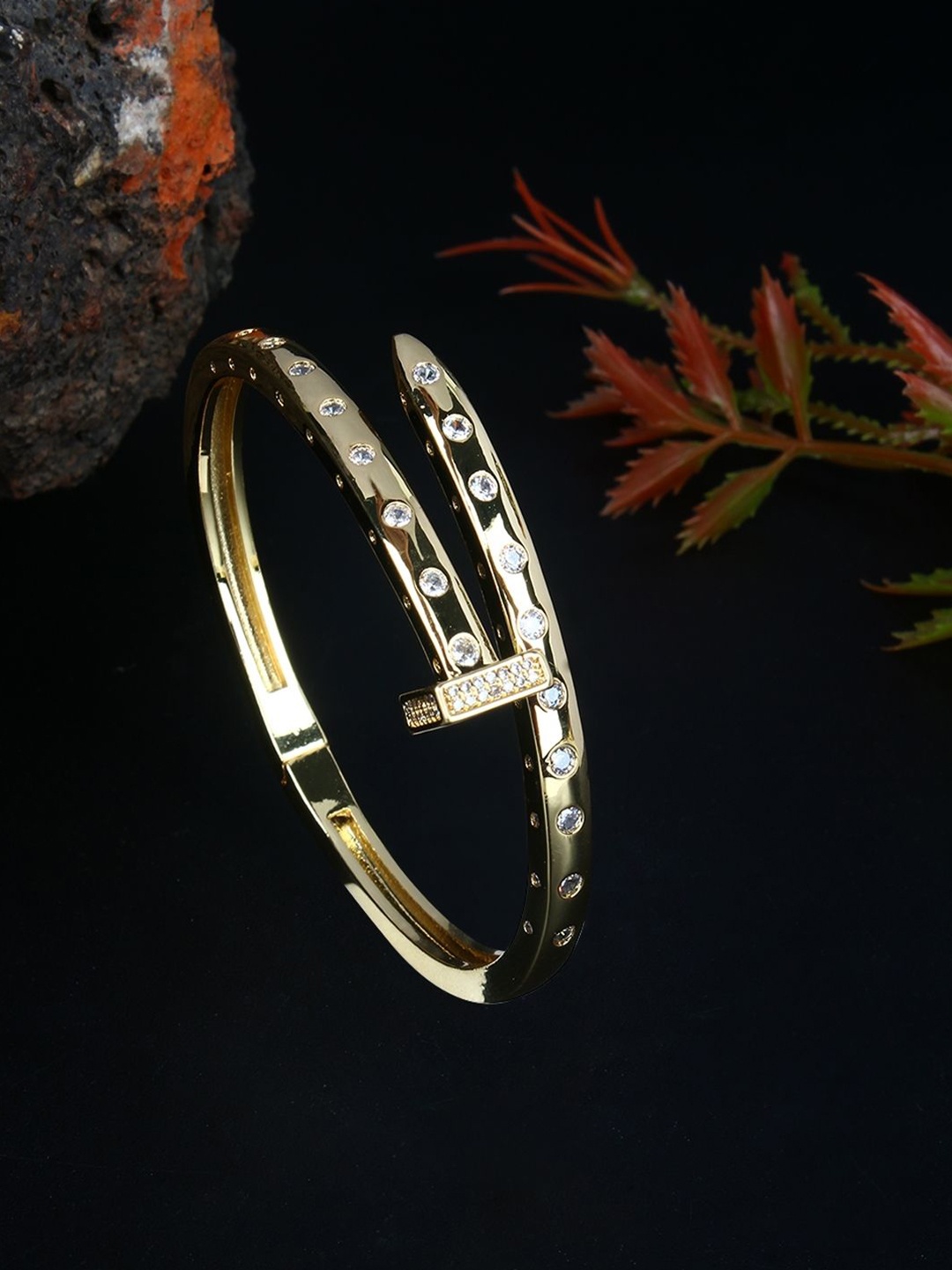 

KPOP Gold-Plated Cubic Zirconia Studded Bangle-Style Bracelet