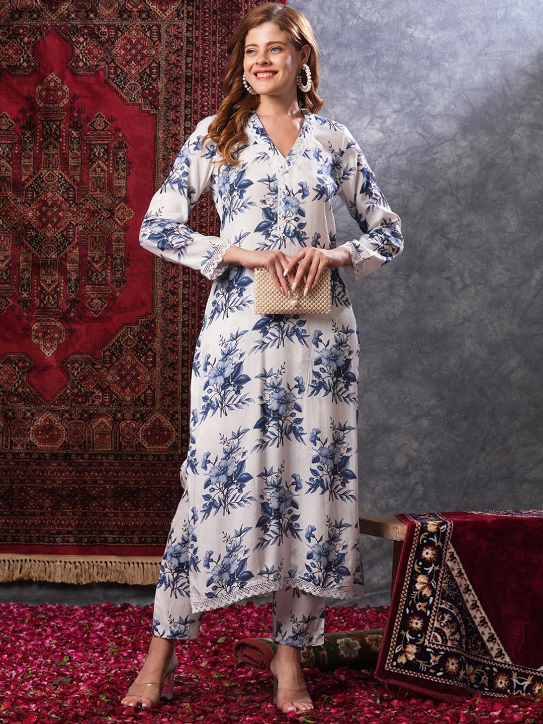 

GoSriKi Women Floral Printed Regular Kurta with Trousers, White