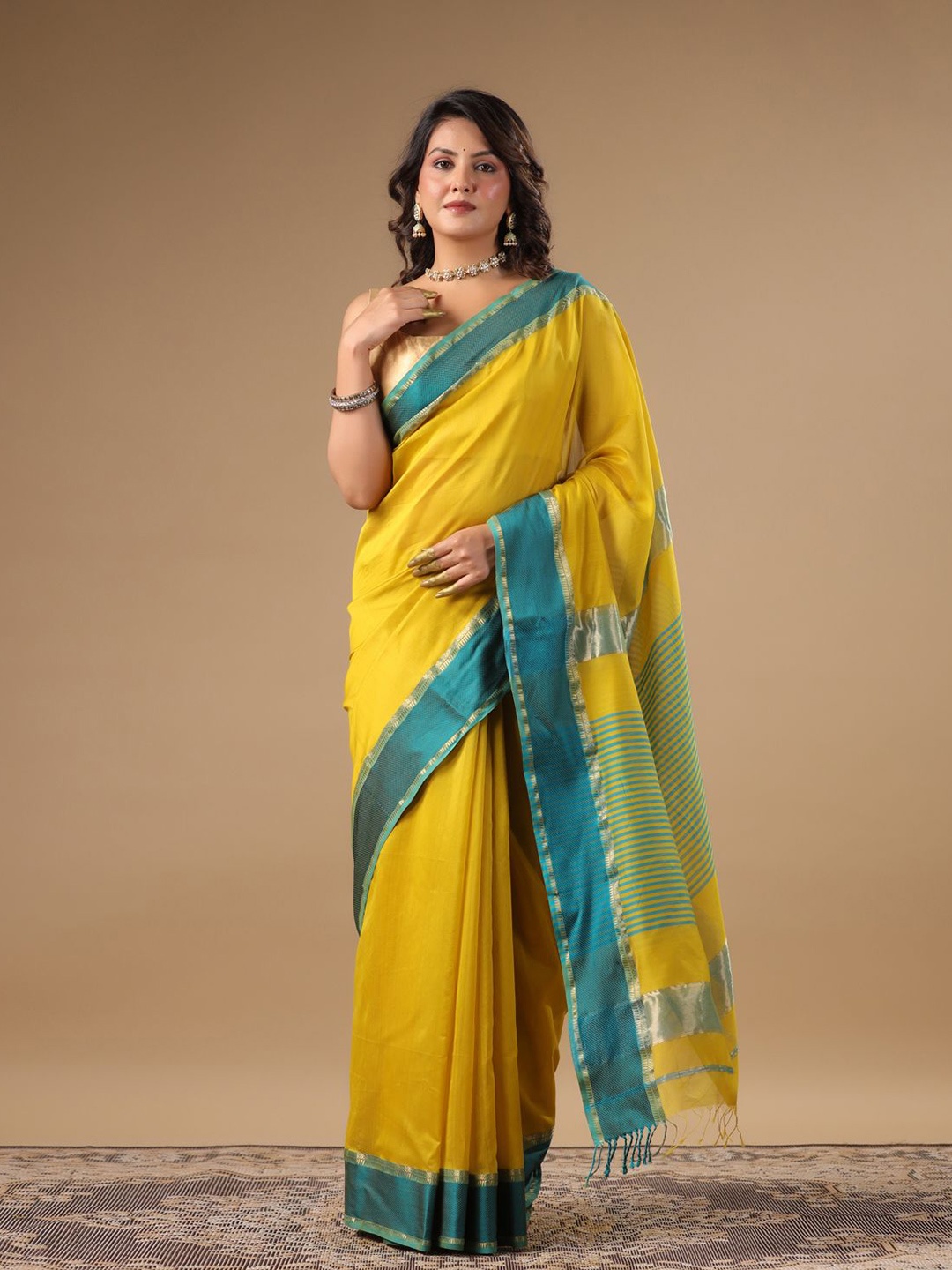 

Moora Solid Zari Saree, Yellow