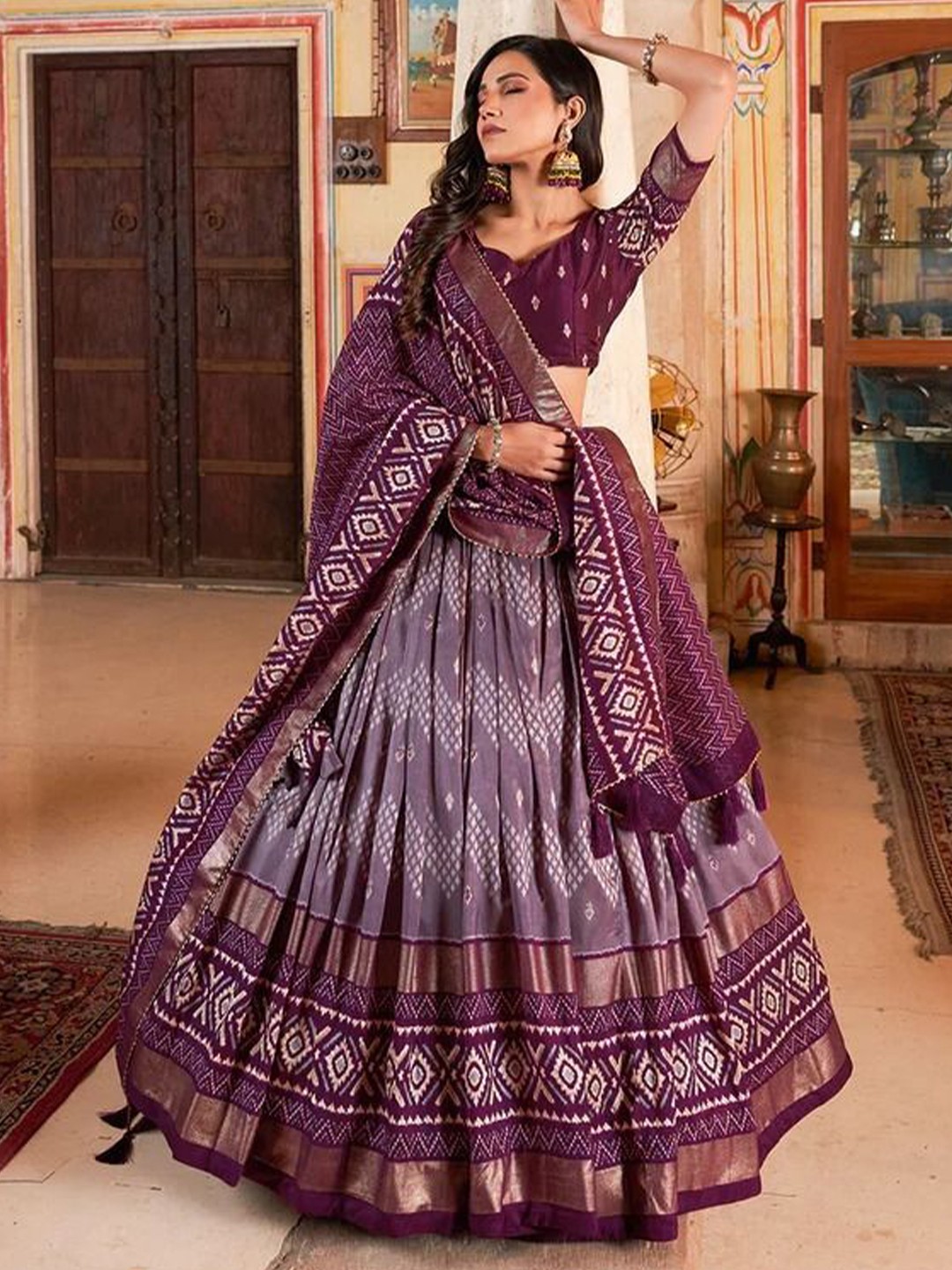 

DDRS FASHION Semi-Stitched Lehenga & Unstitched Blouse With Dupatta, Burgundy