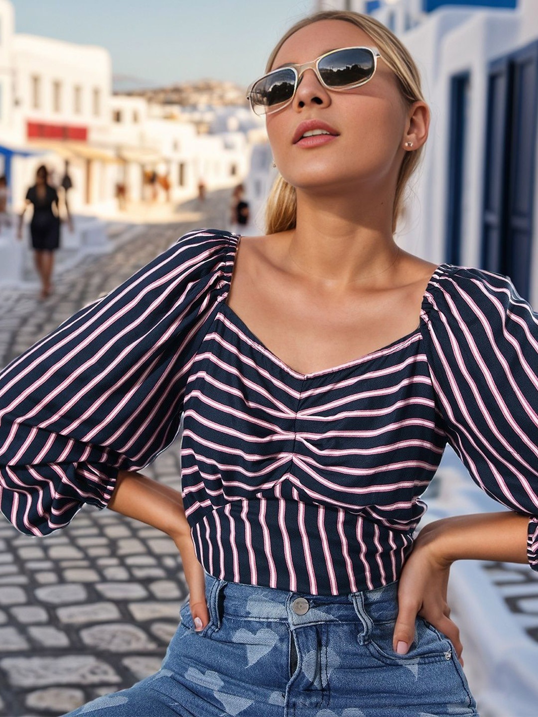 

RARE Women Vertical Striped Sweetheart Neck Top, Navy blue