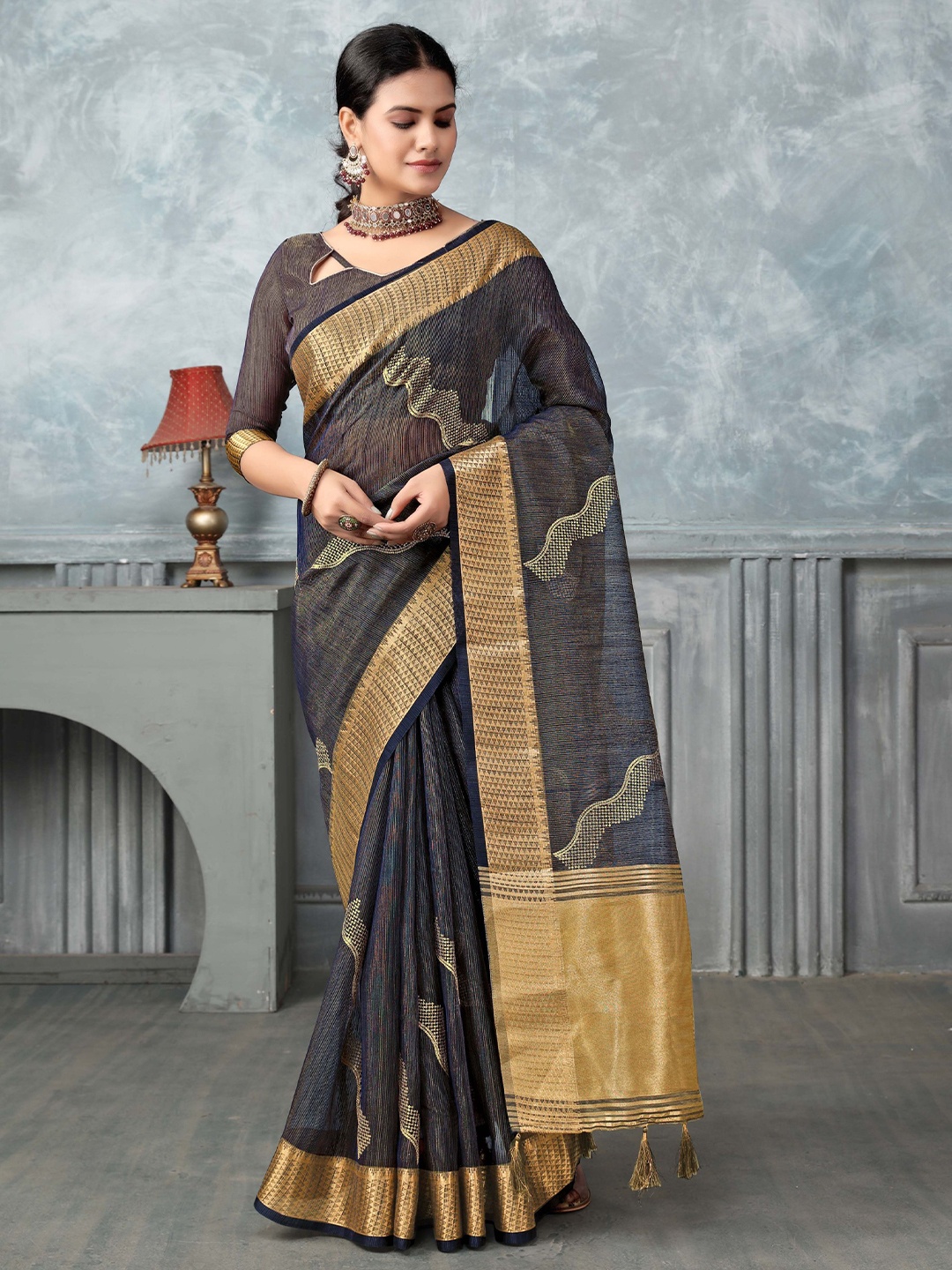 

VIRICA Patchwork Woven Design Party Wear Saree, Grey