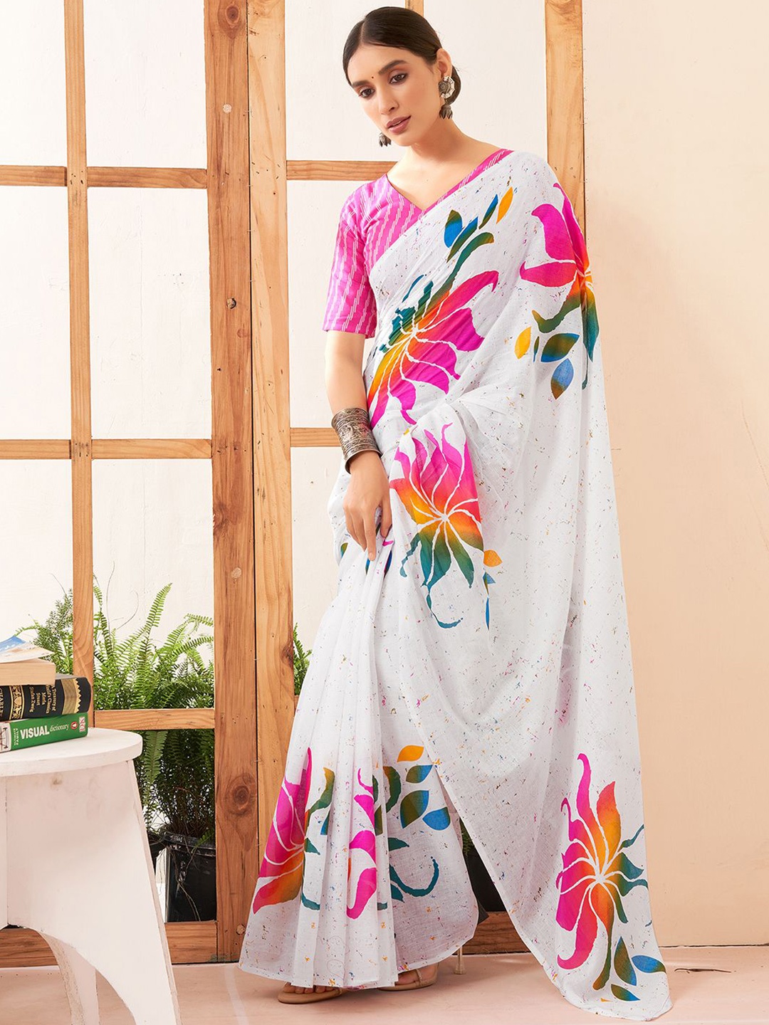 

Mitera Floral Printed Pure Cotton Ikat Saree, White